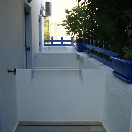 Marousi Lägenhetshotell Perissa (Santorini)
